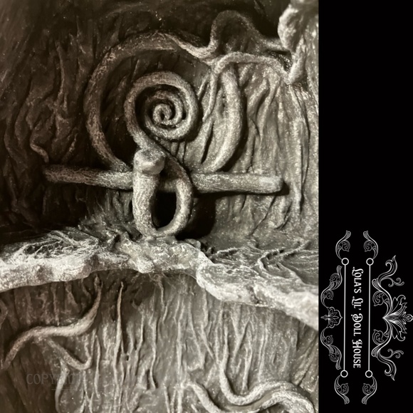 Gothic Coffin Shelf Decor Ornament Snake Occult Halloween Nightmare - Picture 10 of 14